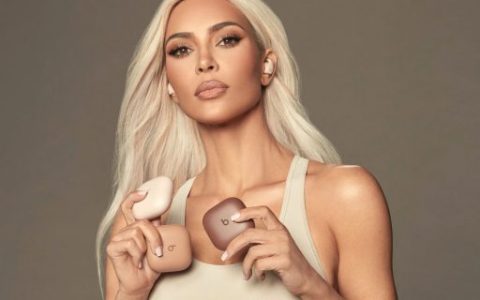 Apple 与 Kim Kardashian 合作推出三款全新 Beats Fit Pro 颜色