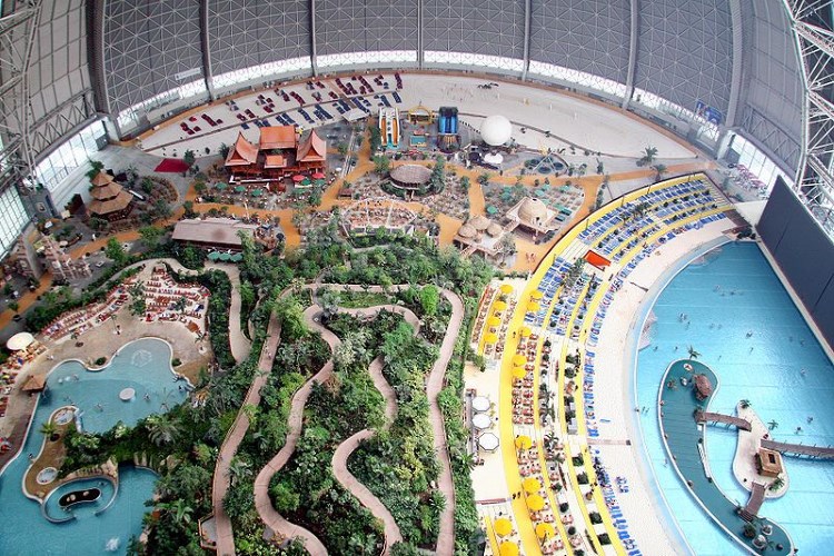 世界上最令人惊叹的10个游泳池-多听号