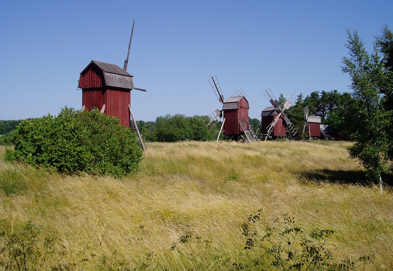 6 Famous Old Windmills around the World-多听号