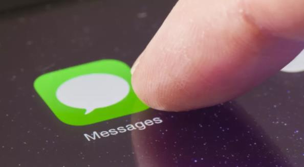 怎么在苹果iphone(iOS 16)消息中取消发送短信-多听号