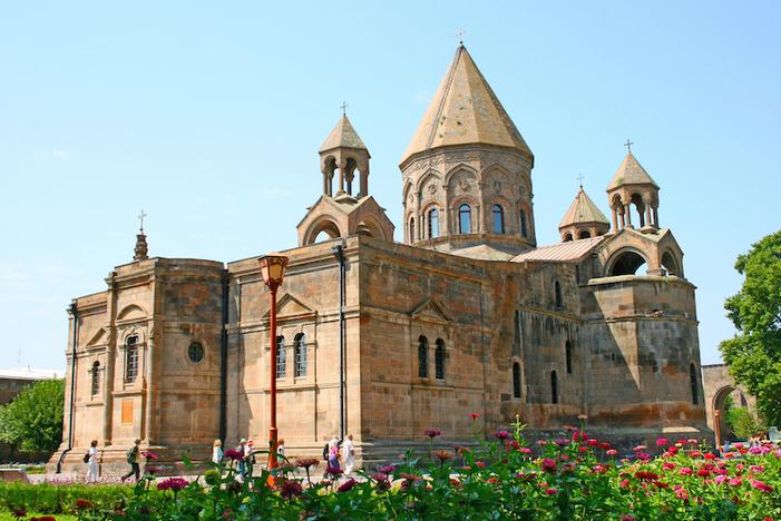 世界上最古老的10座教堂，圣彼得大教堂排名第三