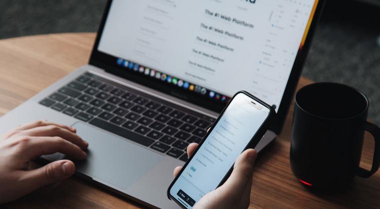 如何使用快速手势在iPhone、iPad和Mac之间共享照片