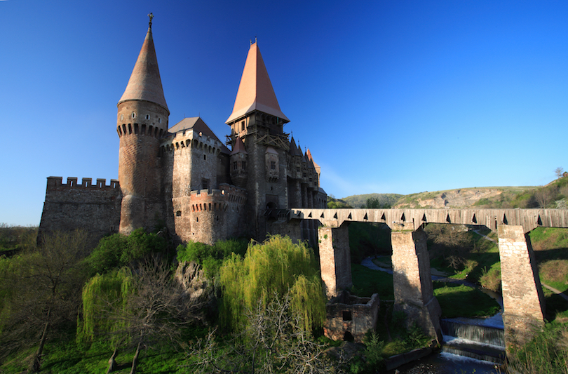 20 Most Beautiful Castles in the World-多听号