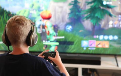 如何退出堡垒之夜，在游戏机上注销Fortnite