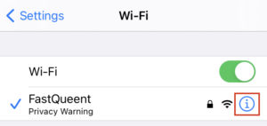 选择“i”图标以修复 WiFi 上的隐私警告。
