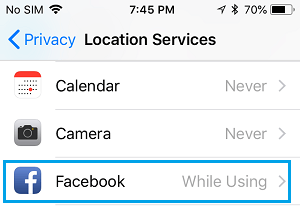 iPhone 位置服务屏幕上的 Facebook 应用程序