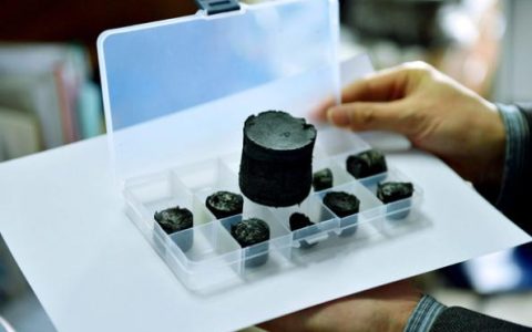 利用石墨烯技术替代硅基芯片，10倍性能打破垄断