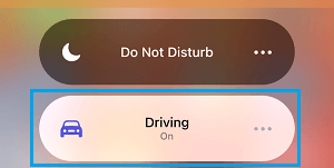 在 iPhone 上启用或禁用驾驶模式