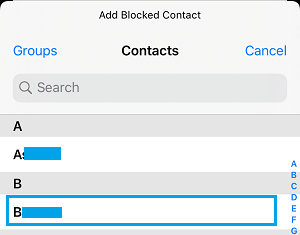 在 iPhone 上选择要添加到黑名单的联系人