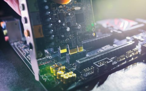 内置声卡和外置声卡区别作用（那个好选择合适的）