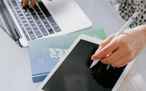 苹果通讯录重复怎么办 （iphone合并联系人方法）