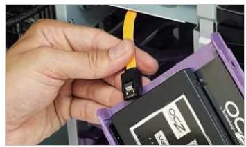 SSD固态硬盘怎么接线，我可以连接多少个SATA硬盘