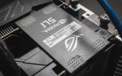 可以使用两张不同的卡进行 SLI 吗？