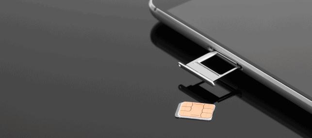 苹果手机怎样取SIM卡（iPhone取出SIM卡的简单方法）