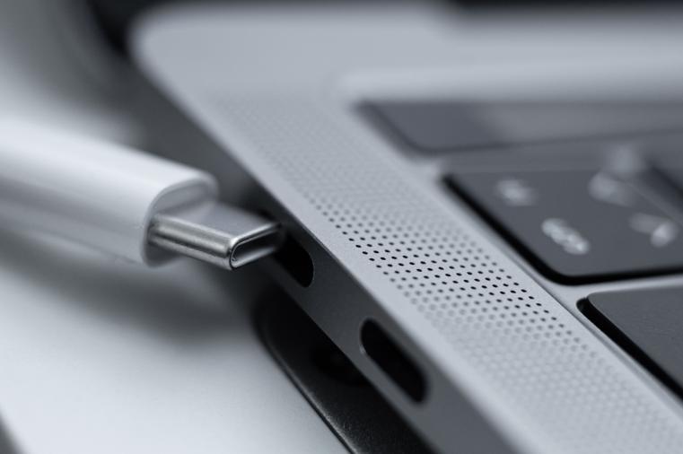 如何使用USB-C为笔记本电脑充电，分步指南