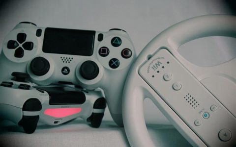 如何修复PS5 DualSense控制器漂移，设置小妙招