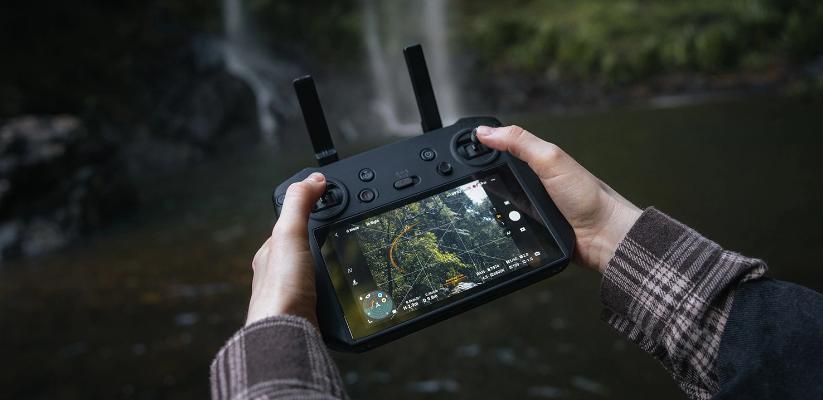 DJI Mavic 3 Pro无人机，大疆首款三摄无人机升空