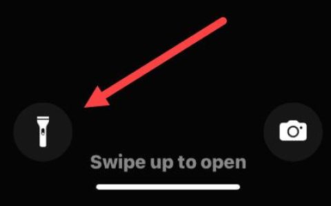 iPhone手电筒在哪里打开（关闭或开启苹果手电筒方法）