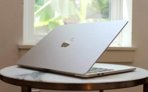 如何用MacBook电源适配器为iPhone快速充电