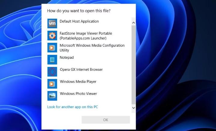 如何在Windows11中查找当前桌面墙纸的文件位置