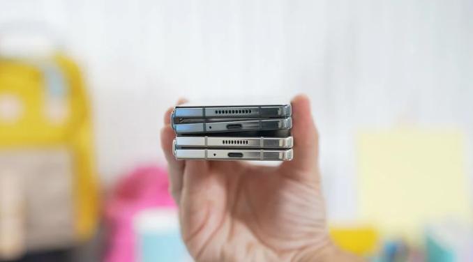 三星推出新款第五代可折叠 Galaxy Z 智能手机